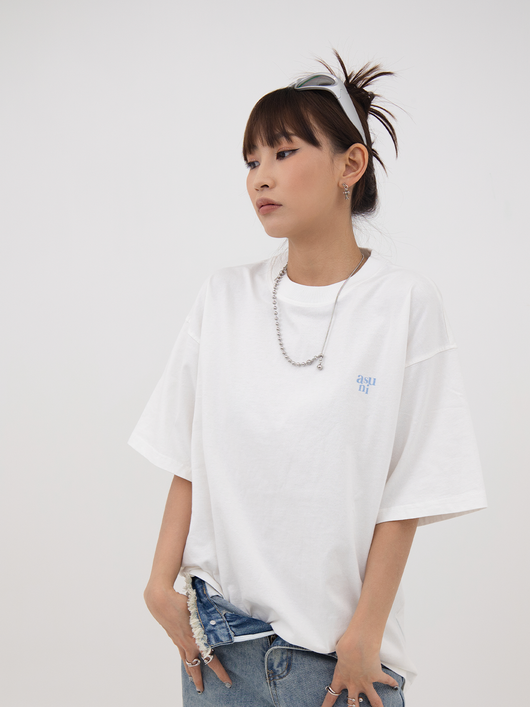 ASUNI Parfum Lazy Bloom Unisex T-Shirt In White