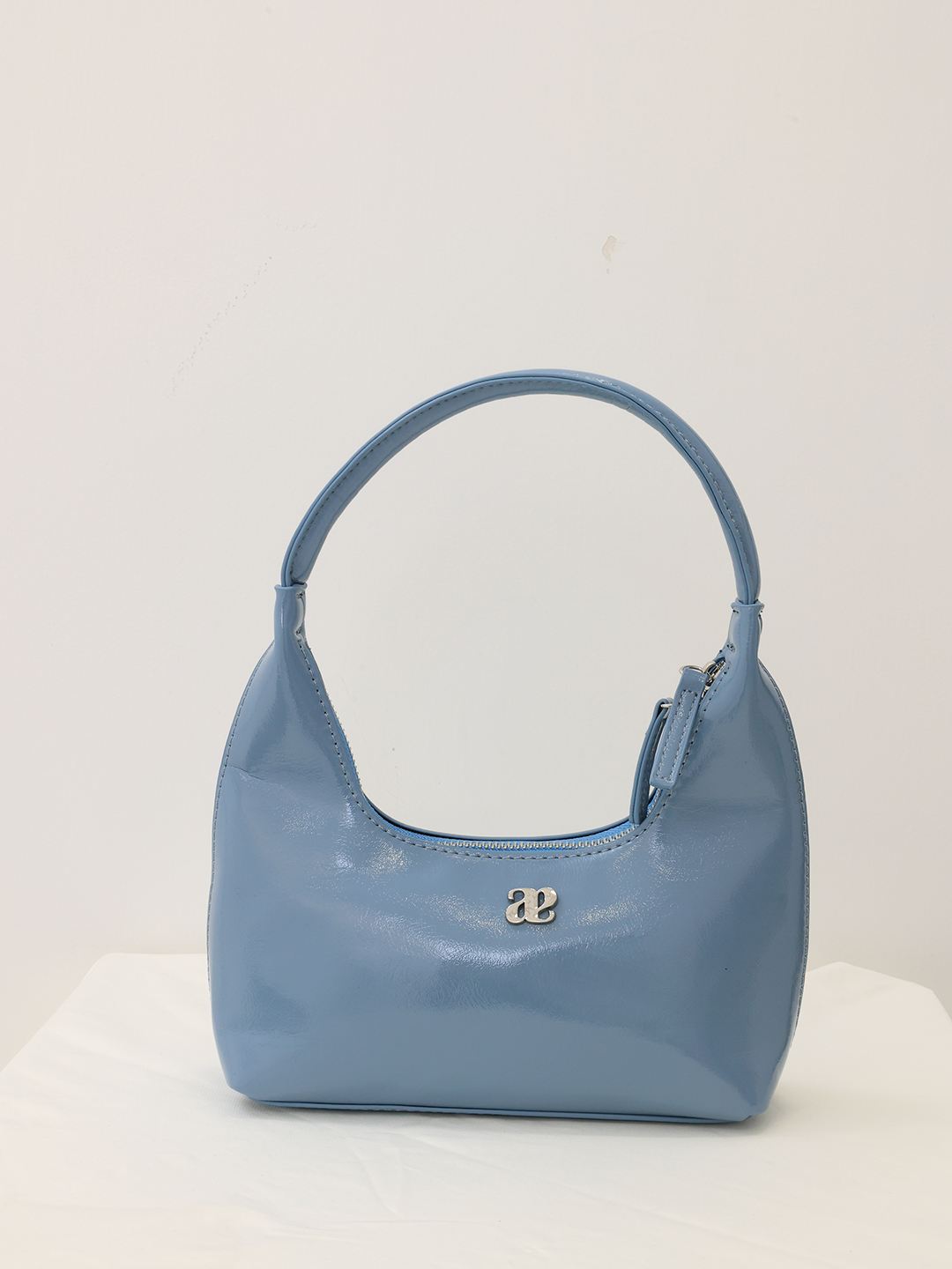 ASUNI double a Amber Shoulder Bag in Blue