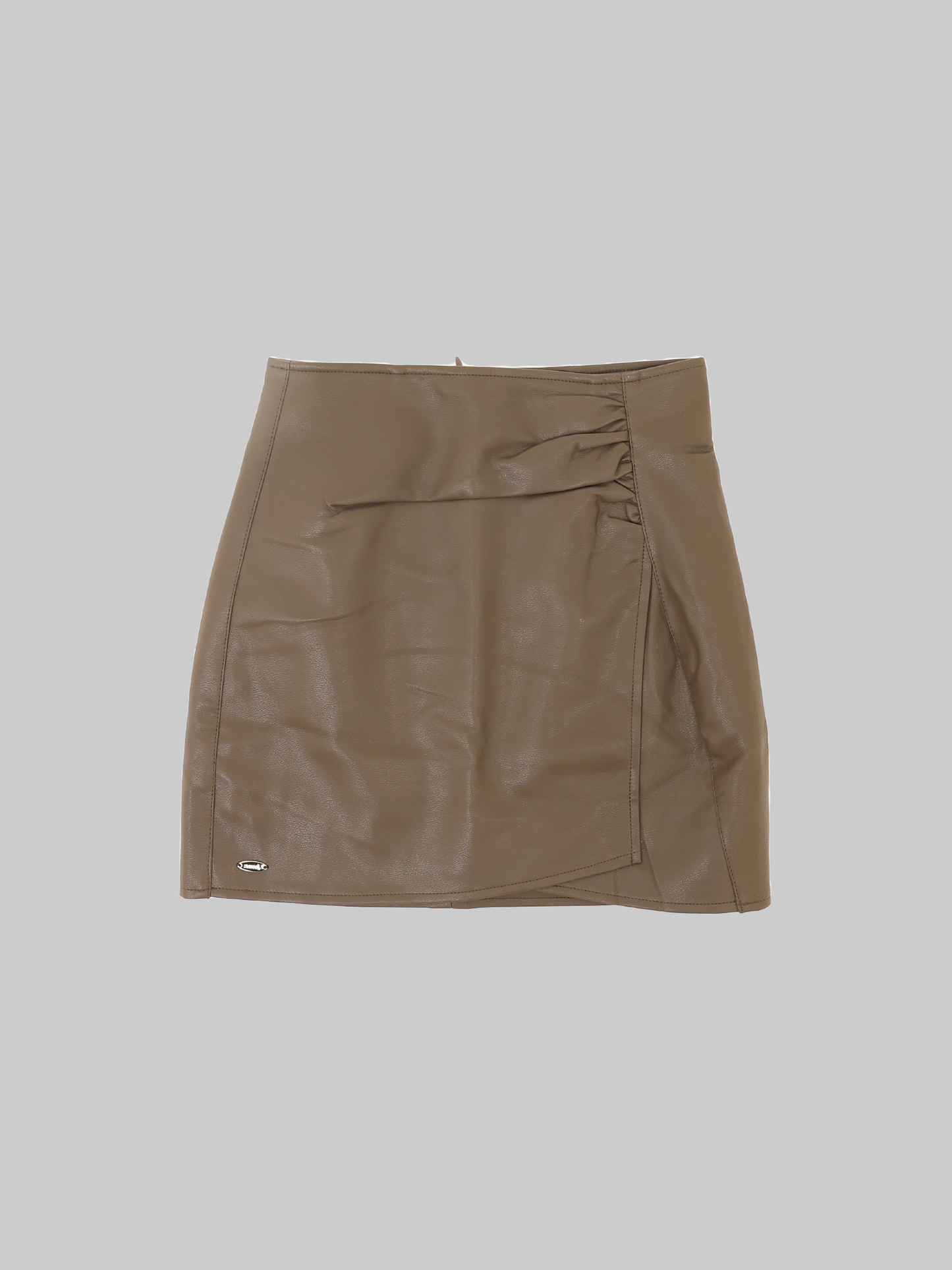 faux leather skirt in brown