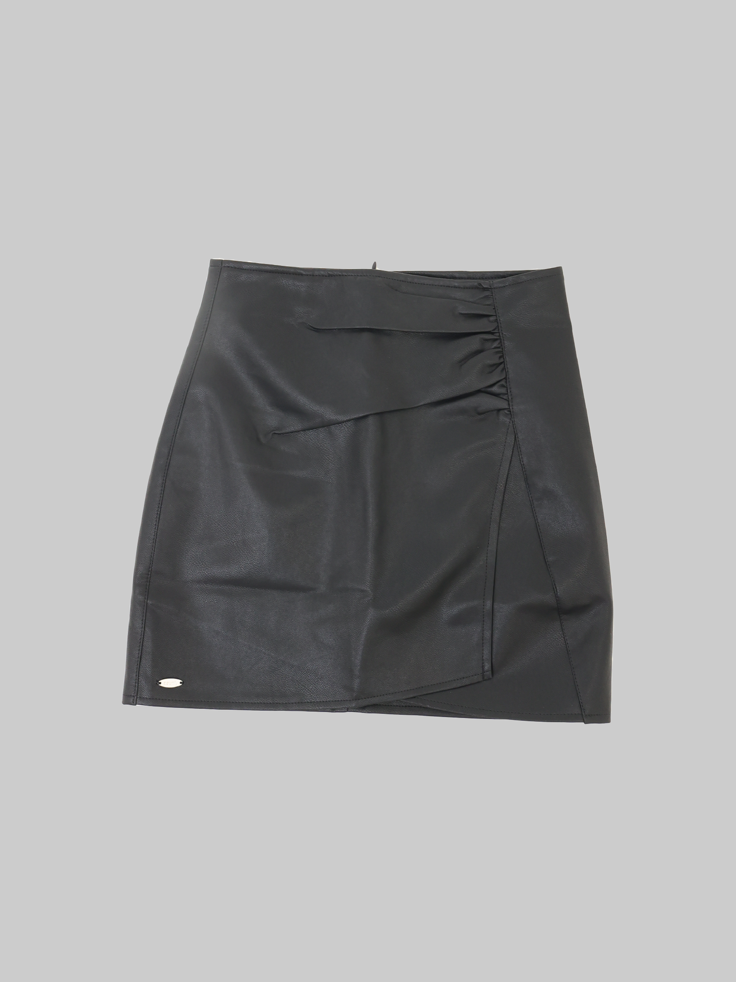 faux leather skirt in black