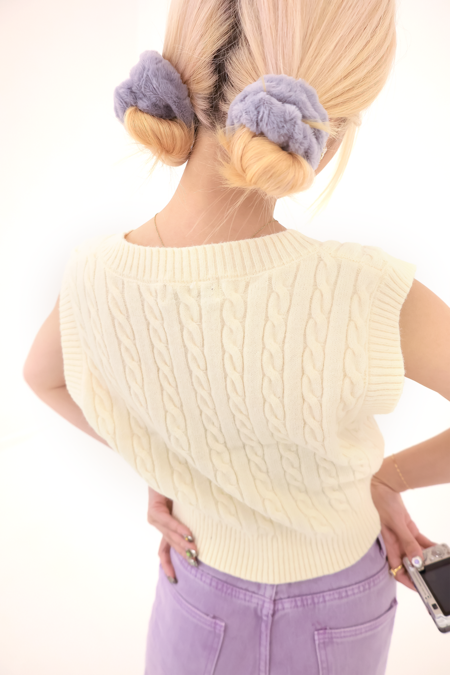 Cropped Gilet Sweater In Ivory x Purple